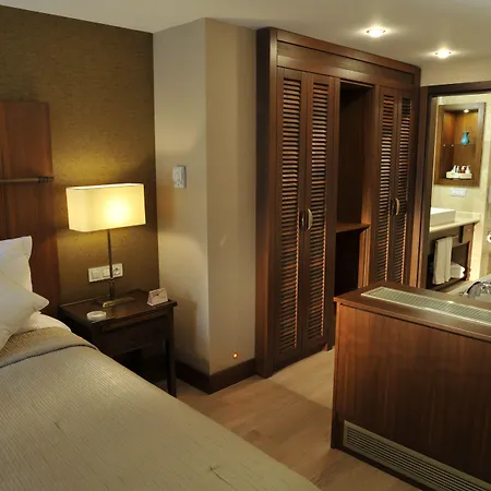 Marti Deluxe 5* Μαρμαρίς