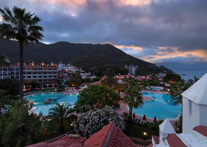 Marti Deluxe Resort 5*