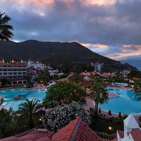 Marti Deluxe Resort 5*