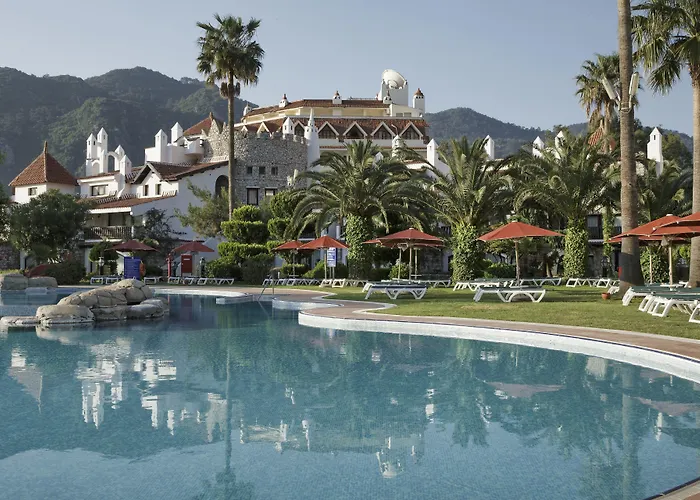 Marti Deluxe Resort 5*